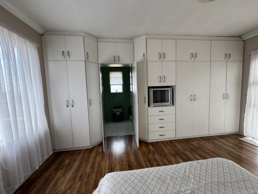 3 Bedroom Property for Sale in Park Village Western Cape